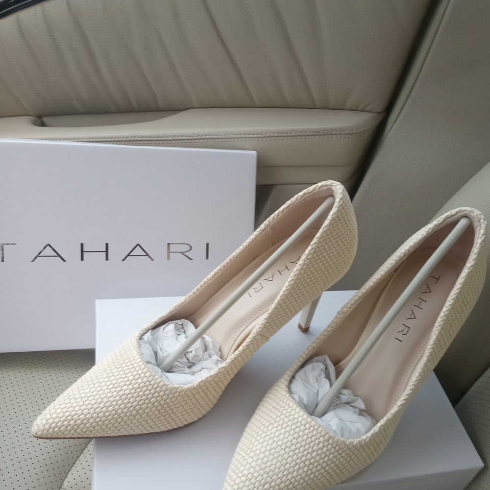 Tahari Women's Cream Heels - Picture 7 of 8